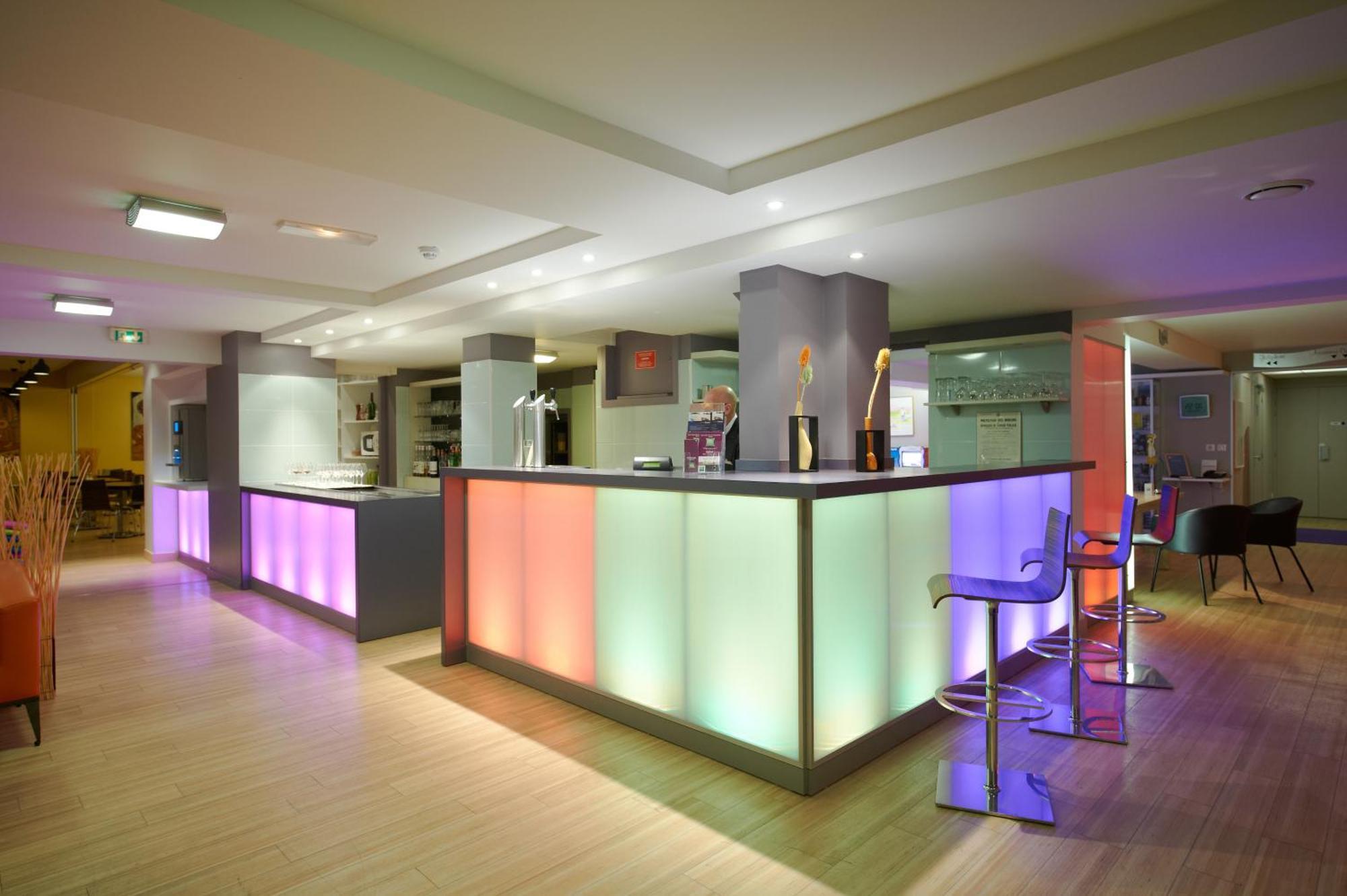 Готель Ibis Styles Уїстреам Екстер'єр фото
