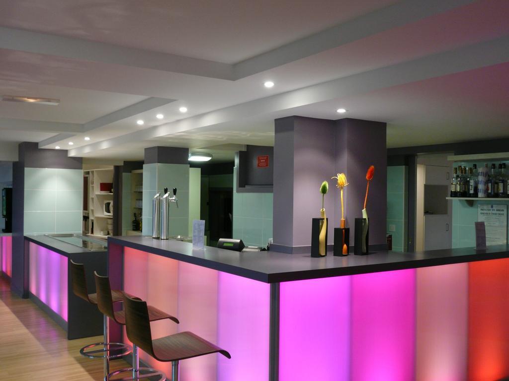 Готель Ibis Styles Уїстреам Екстер'єр фото
