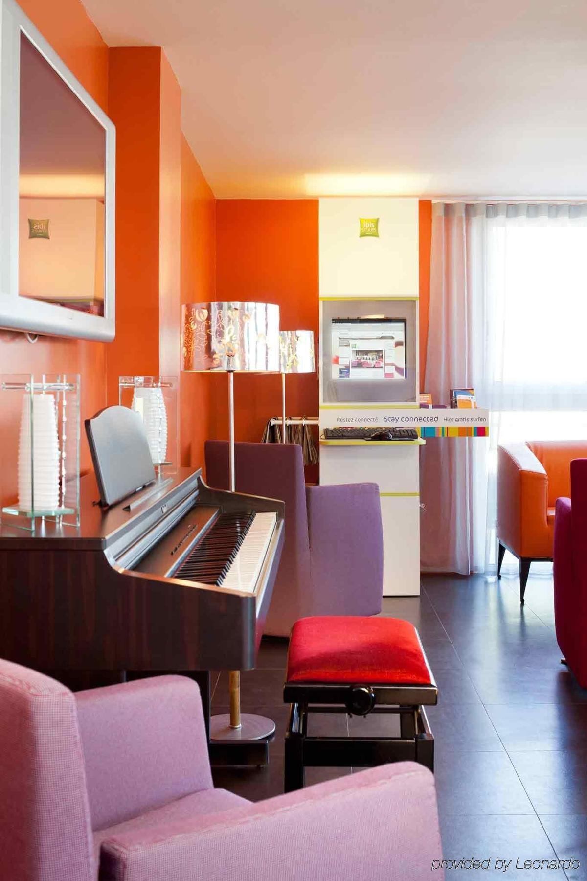 Готель Ibis Styles Уїстреам Екстер'єр фото