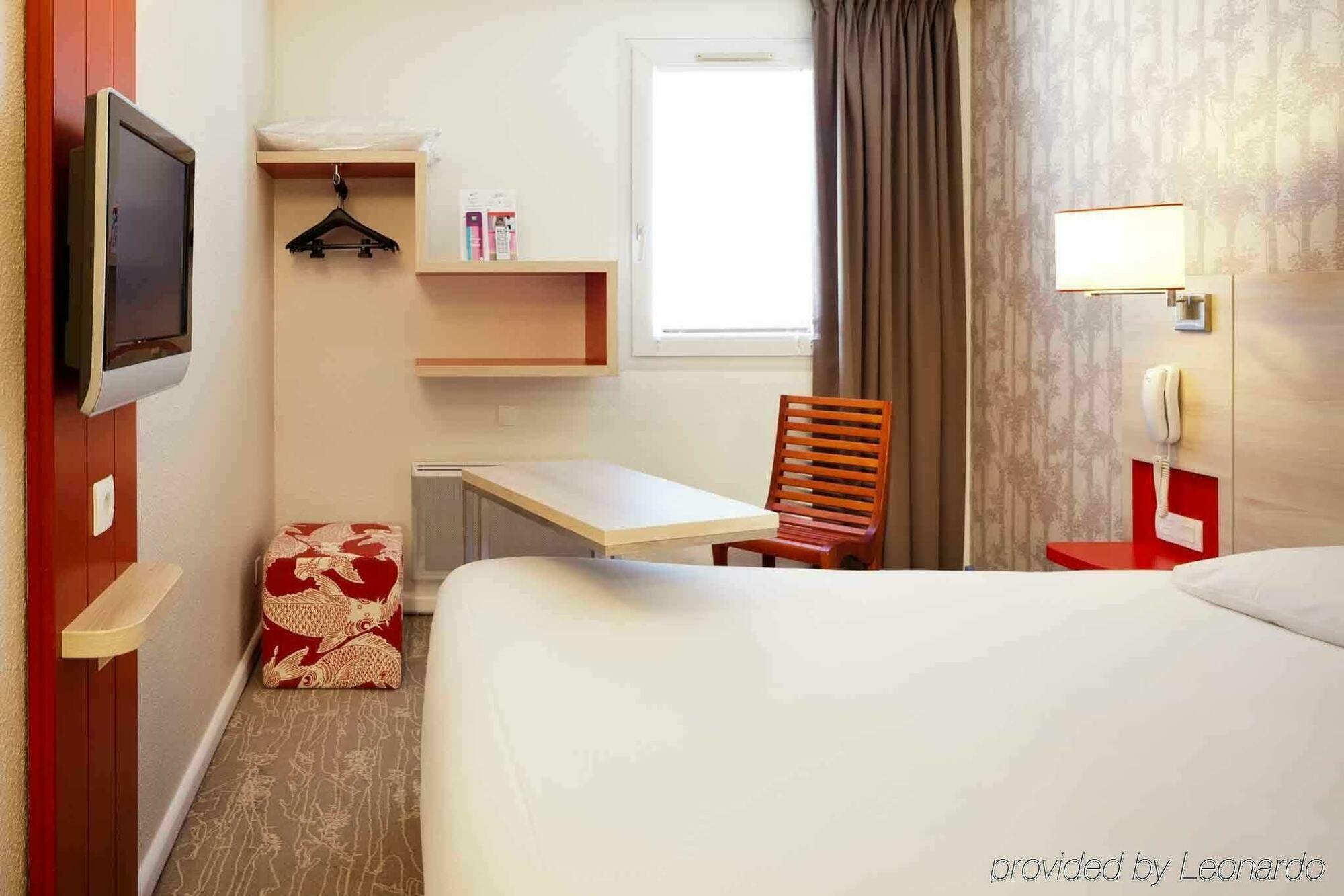 Готель Ibis Styles Уїстреам Екстер'єр фото