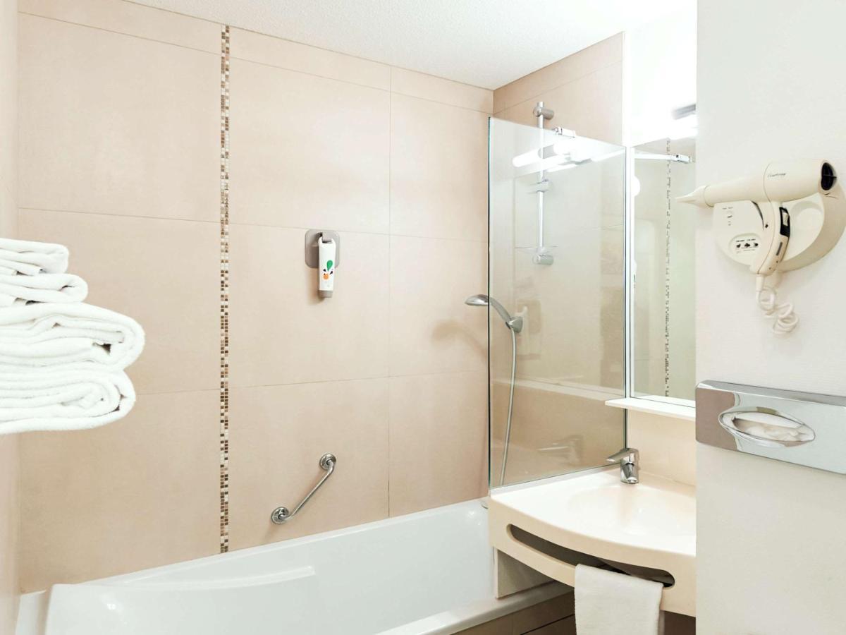 Готель Ibis Styles Уїстреам Екстер'єр фото